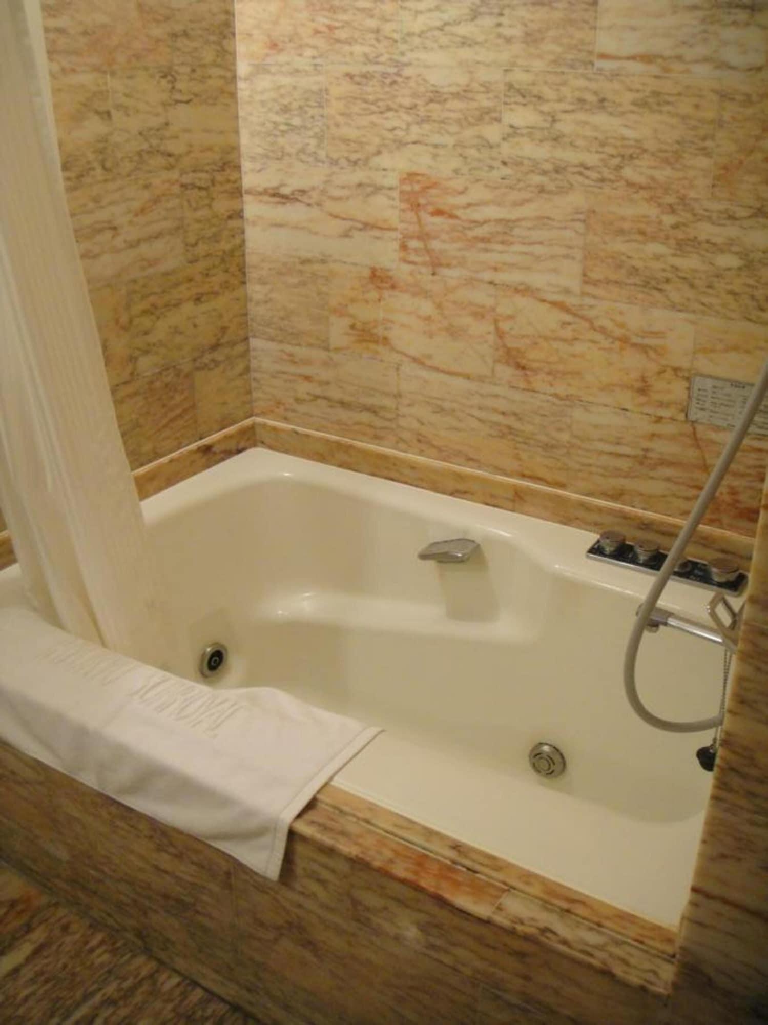 Ryukyu Sun Royal Hotel Naha Bagian luar foto
